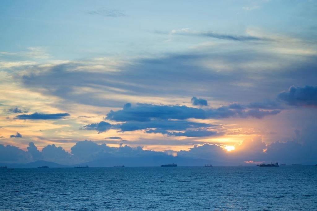 Manila Bay: 6 Khách Sạn Sang Chảnh Đẹp Lung Linh Cho Gen Z Sống Ảo!